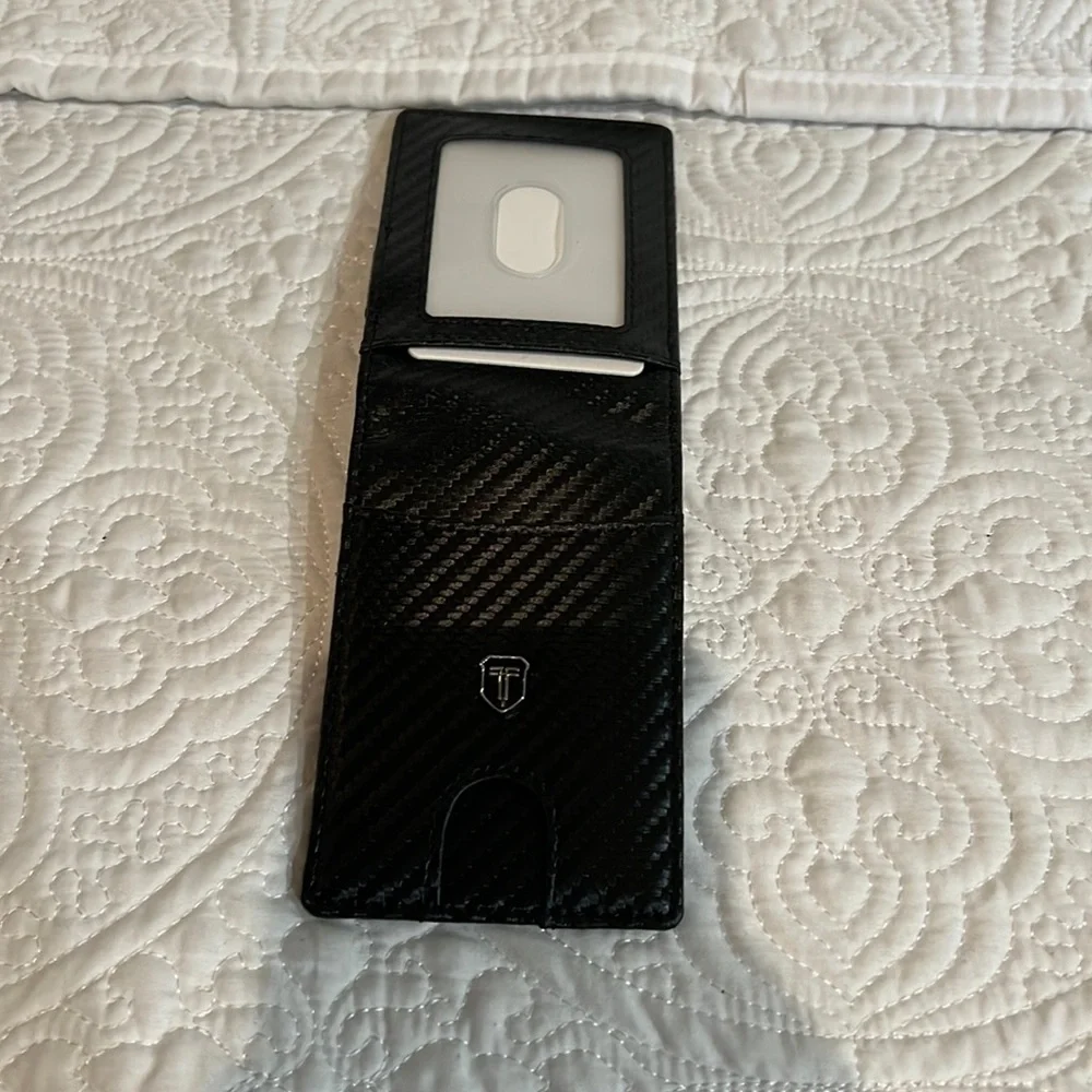Slim‎ wallet with money clip, NWOT
