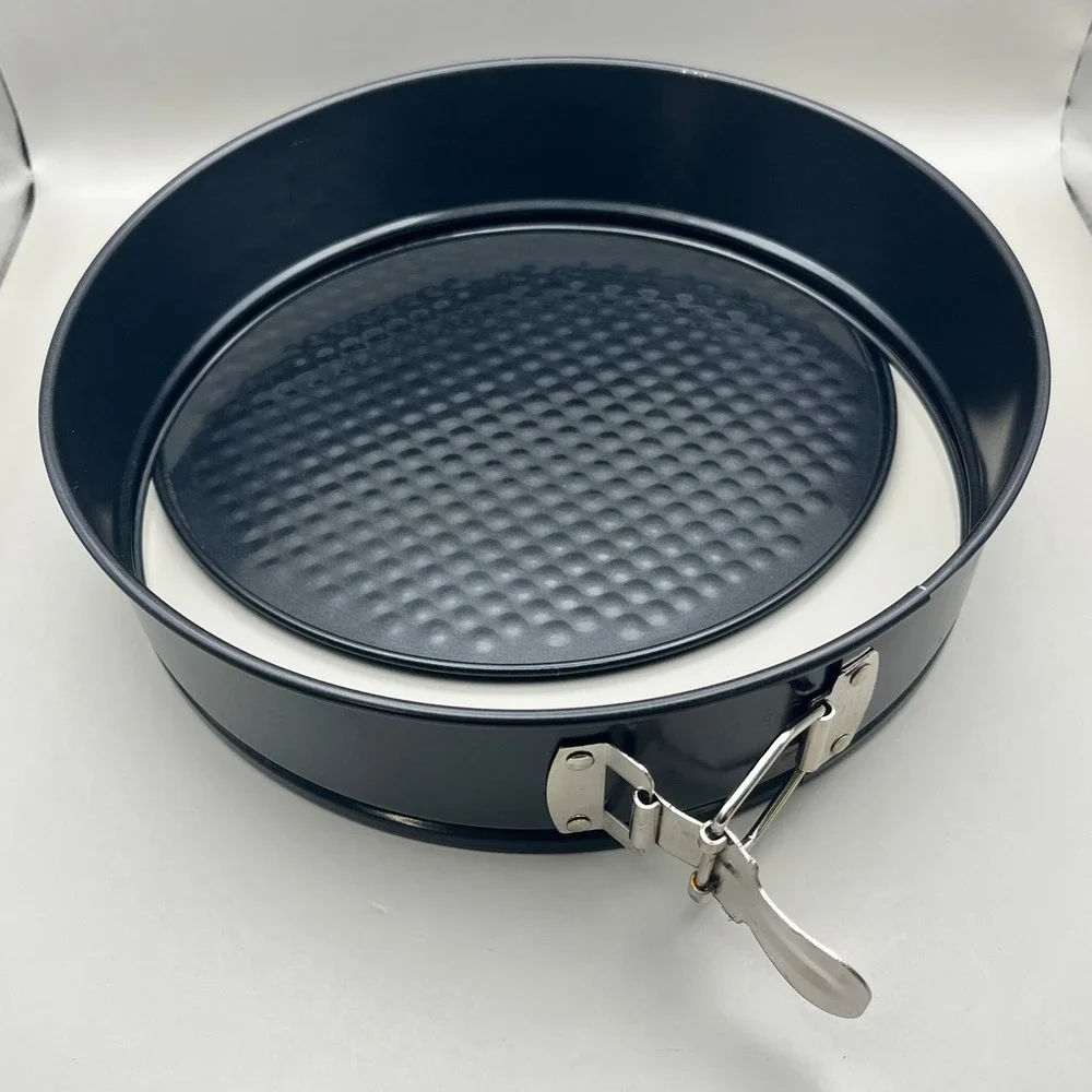 N/A nonstick bottom