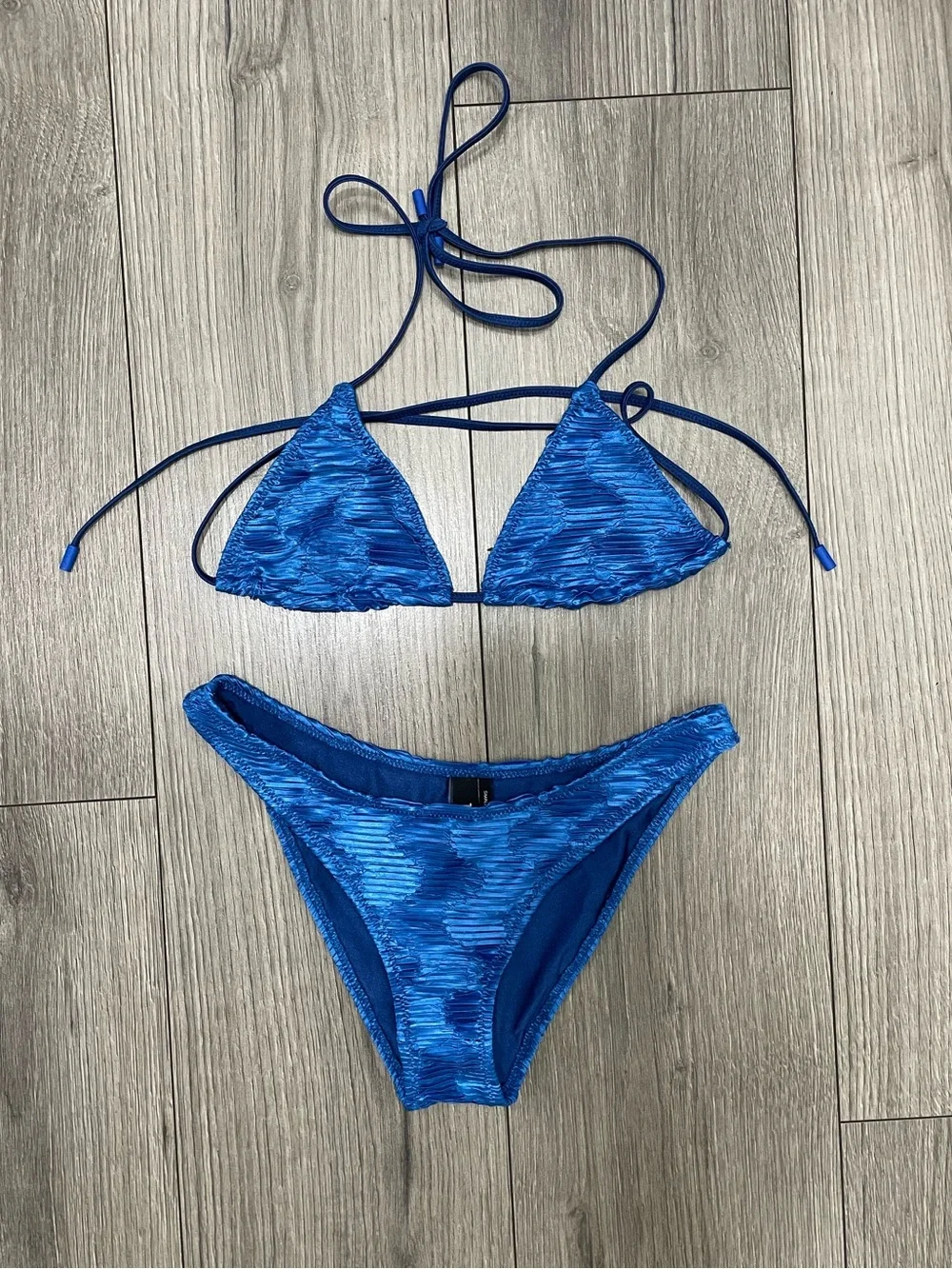 NWOT Triangl Swimwear Navy Blue Textured Tie-Side Bikini Size Small