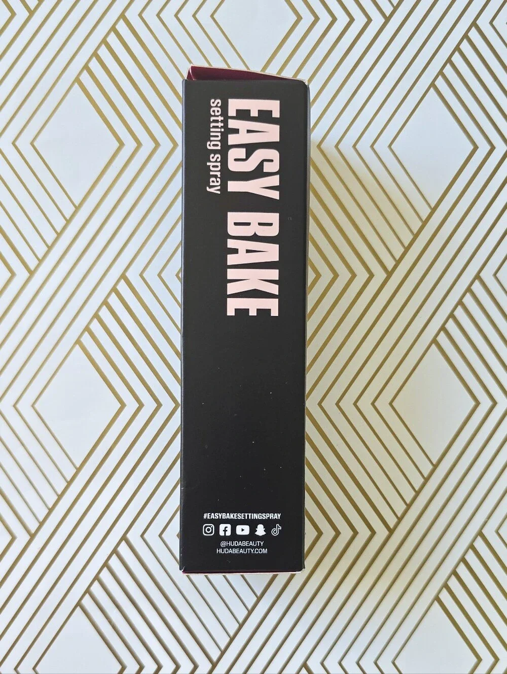 HUDA BEAUTY comedogenic absorbs