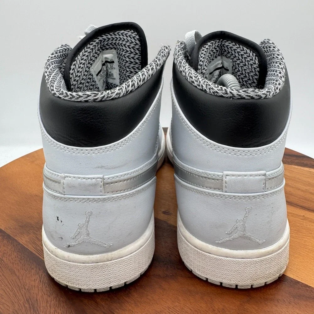 Jordan stains from make