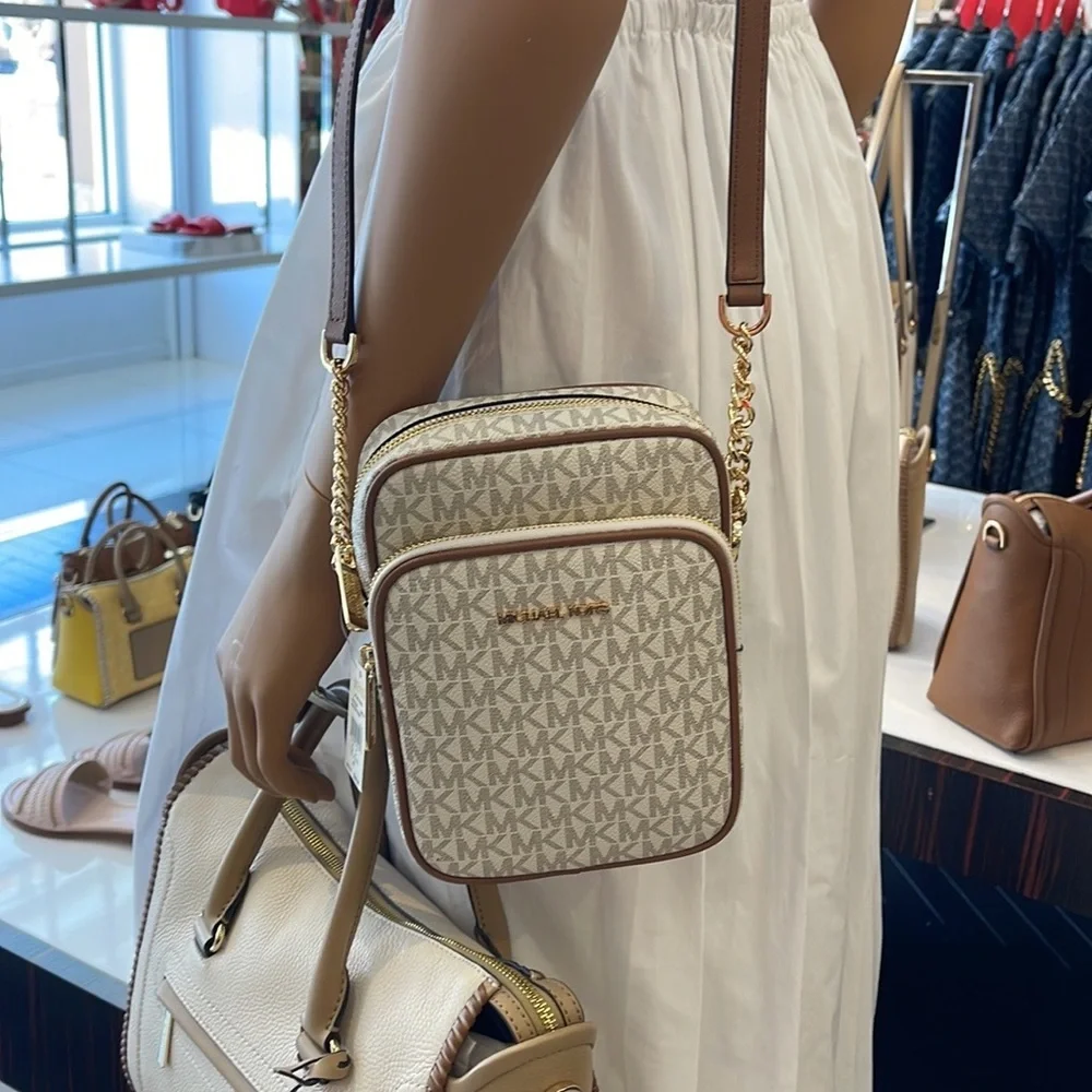 Michael Kors 5”h your ease