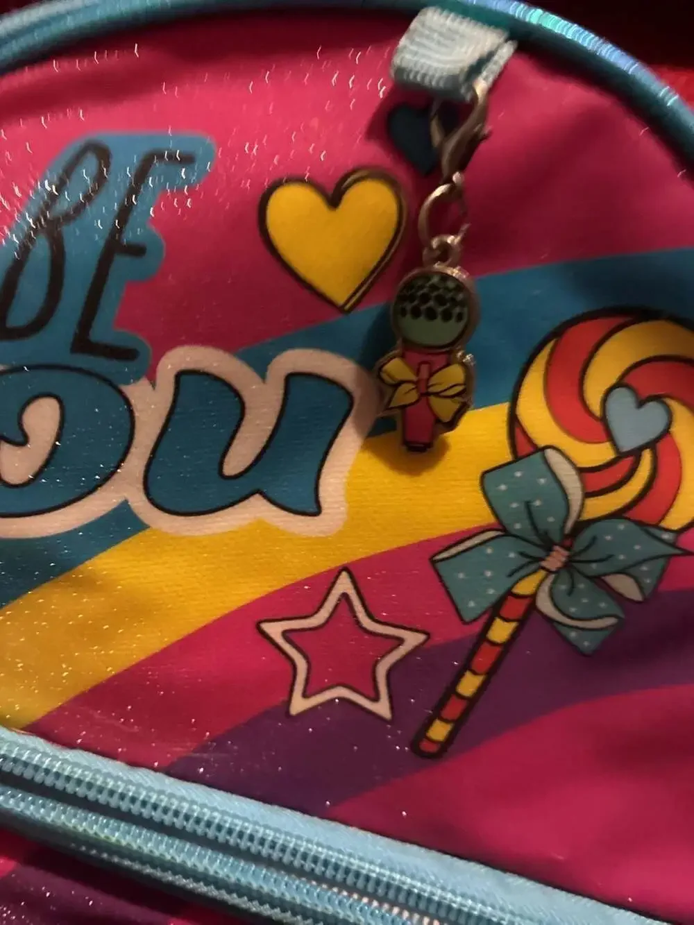 JoJo Siwa microphone visible