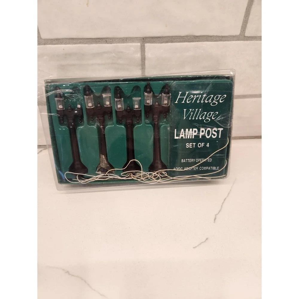 Department 56 Heritage Village‎ Lamp Post Set Of 4 Item 5996-0