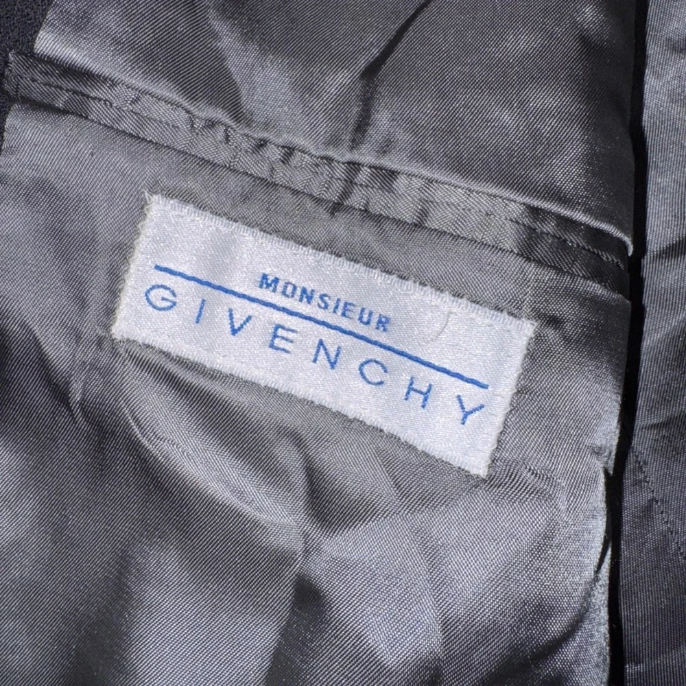 Givenchy monsieur lapels shoulders