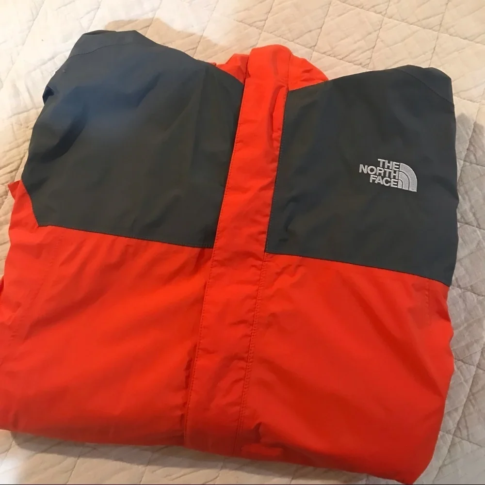 The North Face 🌧the cinch face