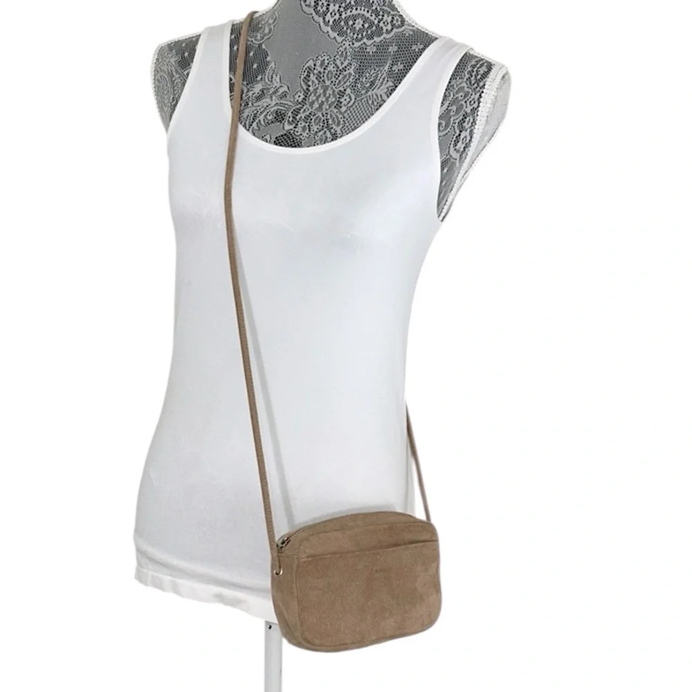 BAGGU exterior material clean