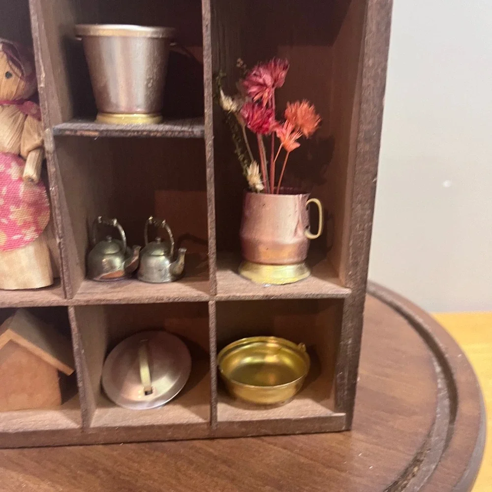 N/A vtg curio