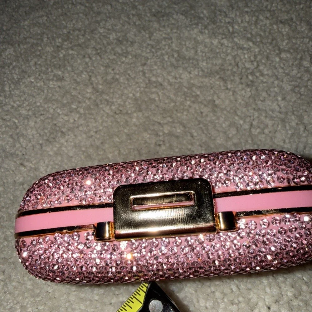 Glitz & Glam due small prevent
