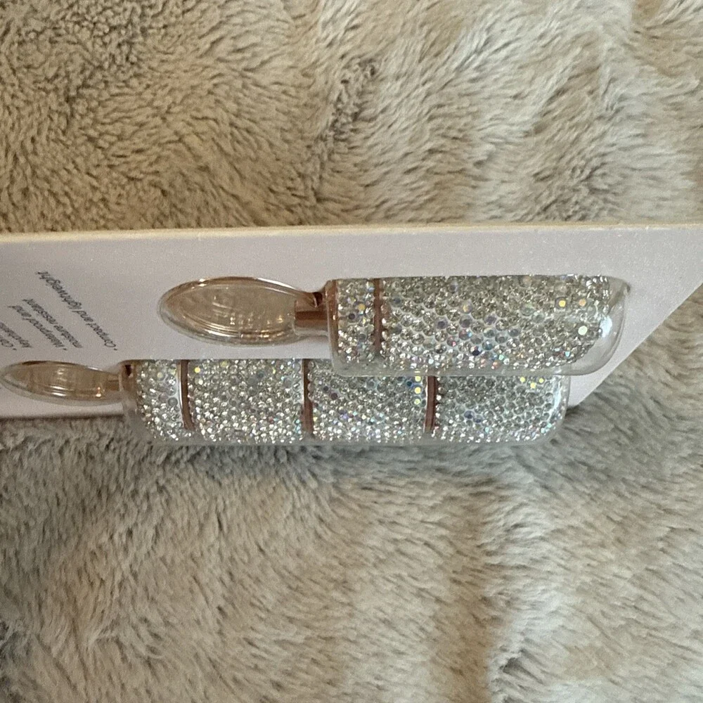 Glitz & Glam pill twist designed