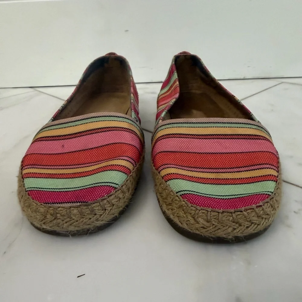 AEROSOLES accordingly beachy peeling