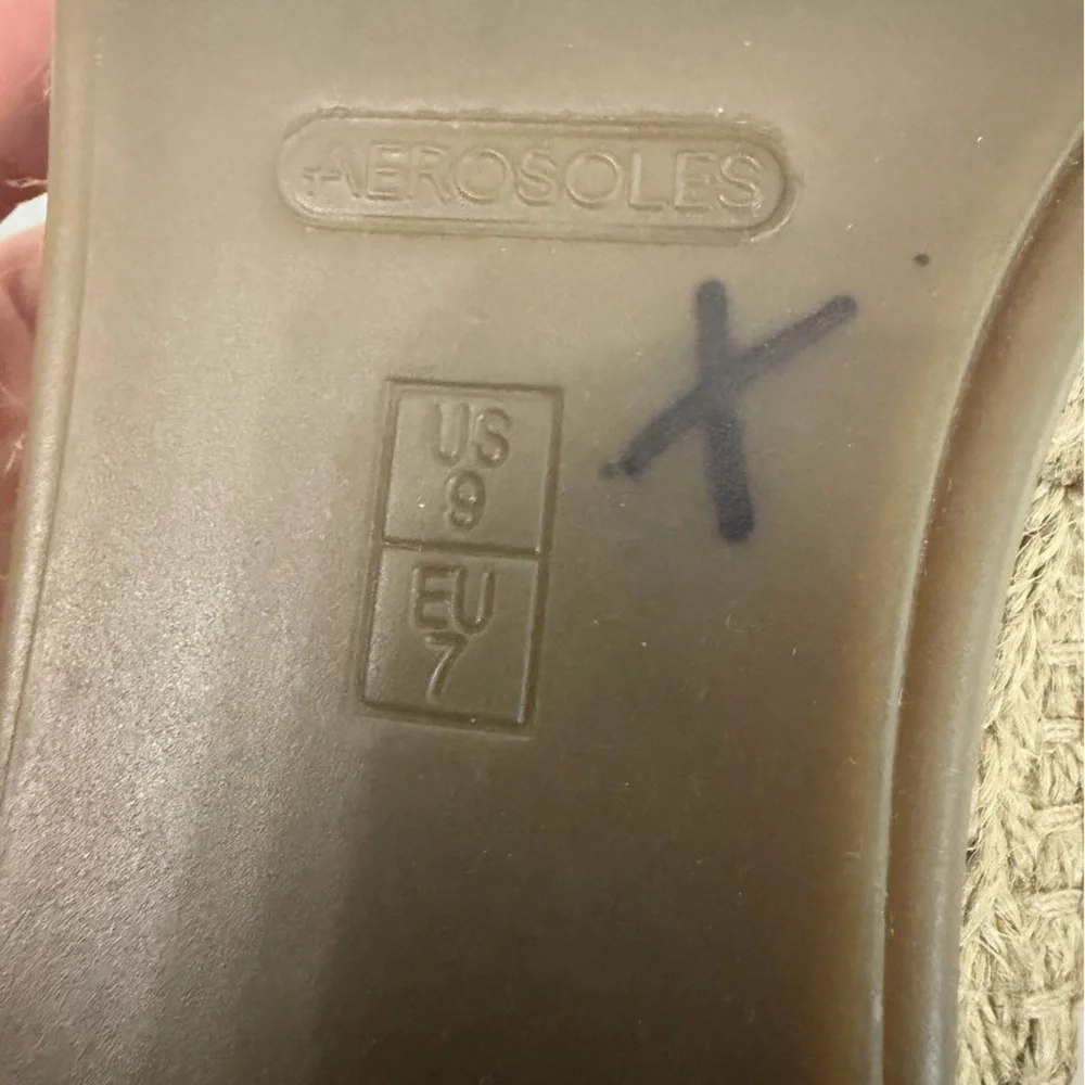 AEROSOLES beachy preowned sole