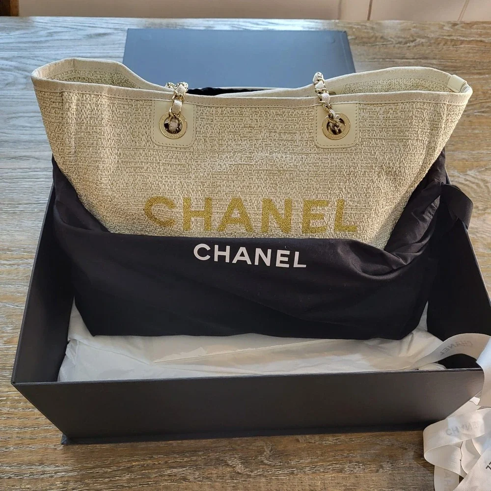 CHANEL material 13 gold
