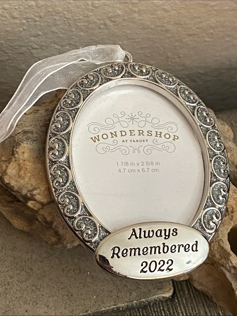 5/$10❤️❤️❤️NWOts Wondershop Silver Tone Oval Ornament Frame