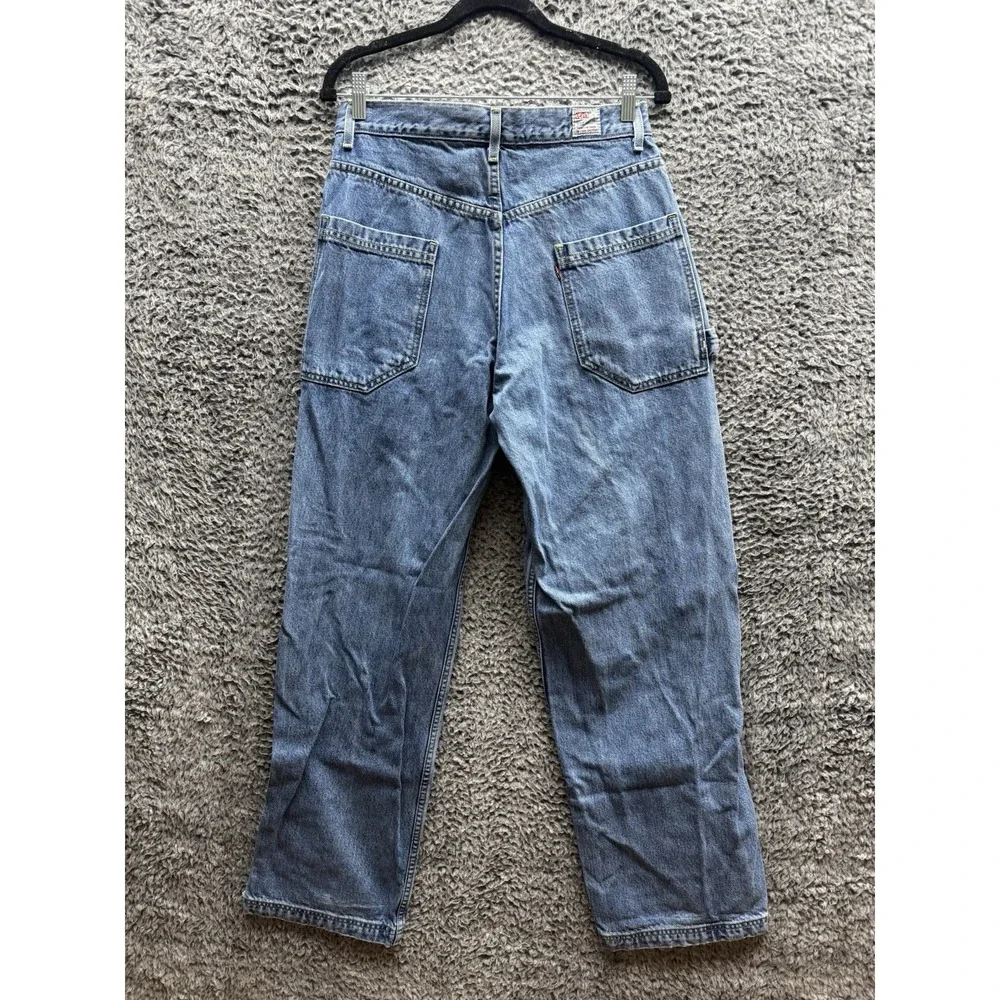 Levis has wear preowned
