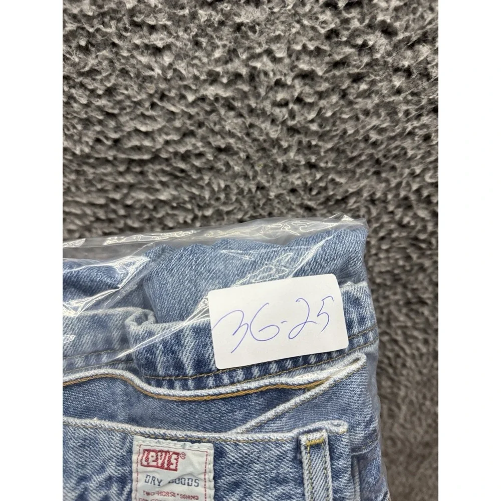 Levis signs distressing