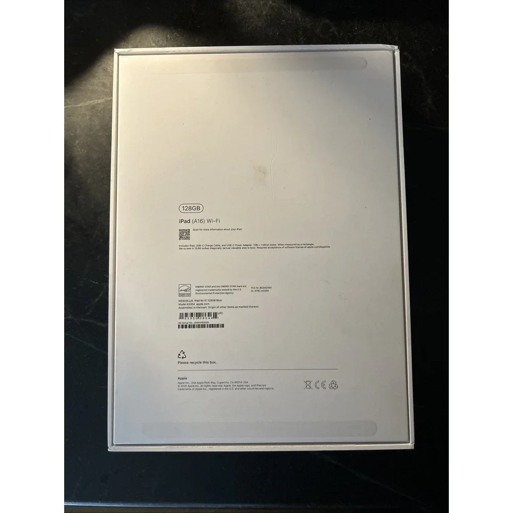 Apple a3354 box