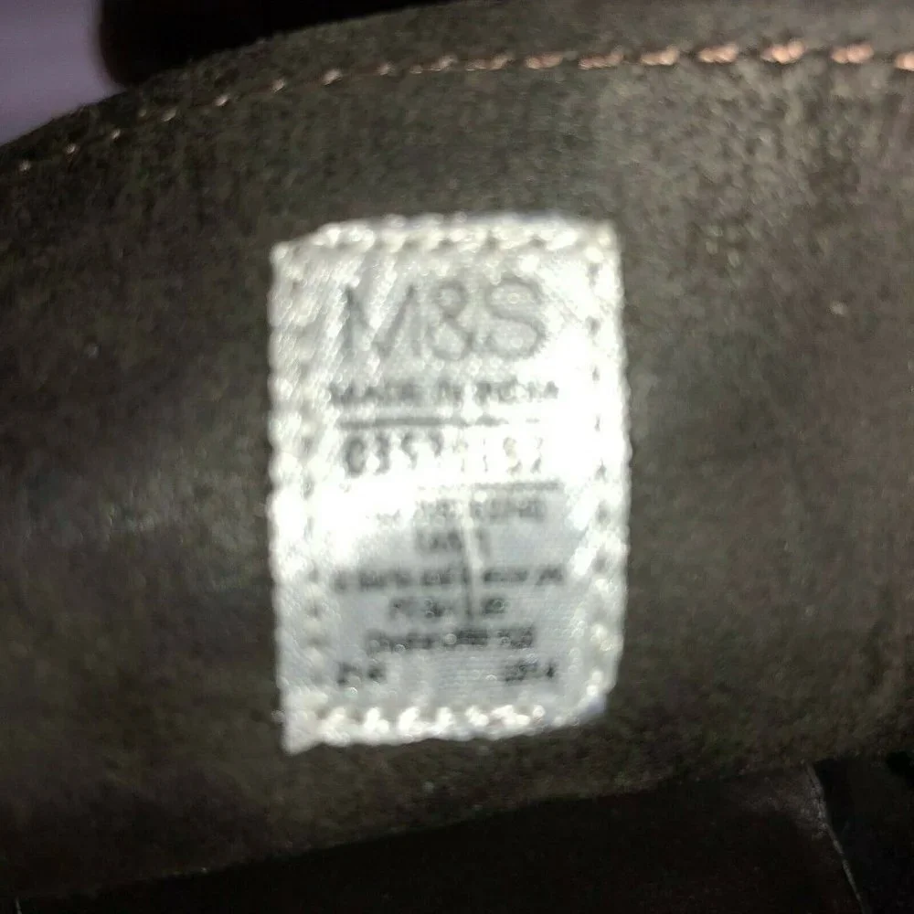 Marks & Spencer are priority🚚🚚🚚 color