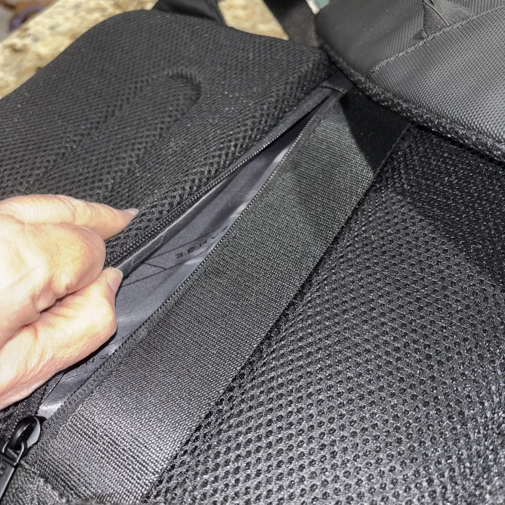 BANGE smart backpack