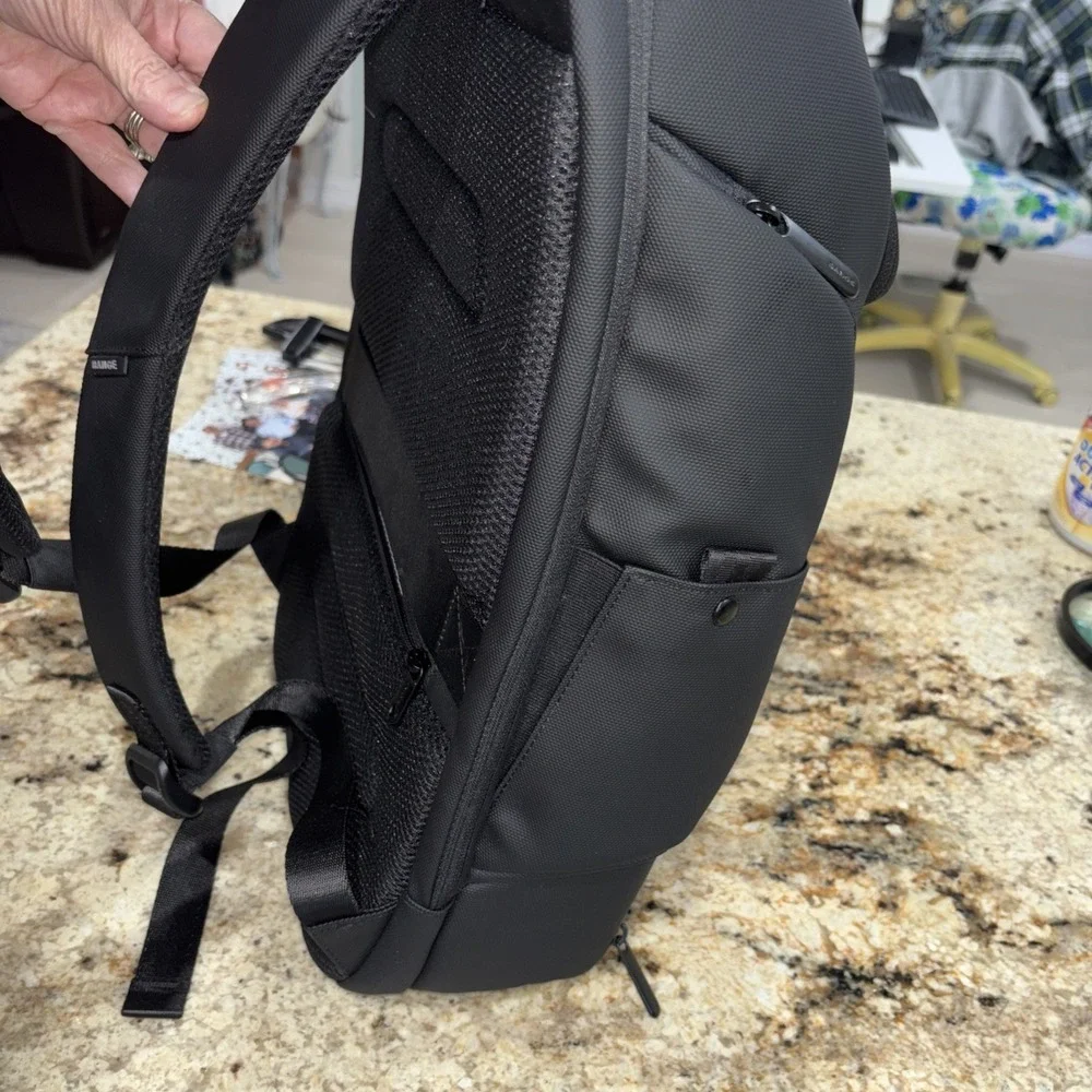 BANGE smart backpack