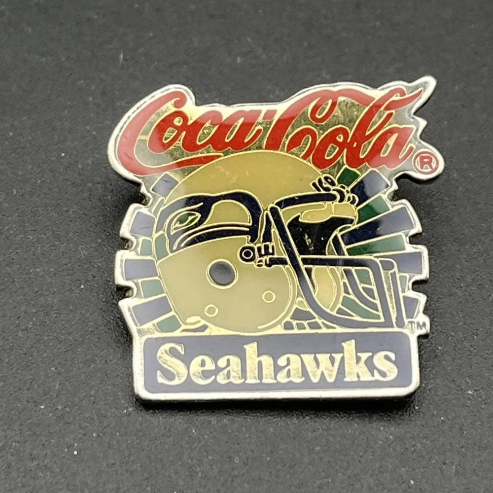 Vintage Coca-Cola Coke Seattle Seahawks Helmet NFL Football‎ Lapel Hat Pin