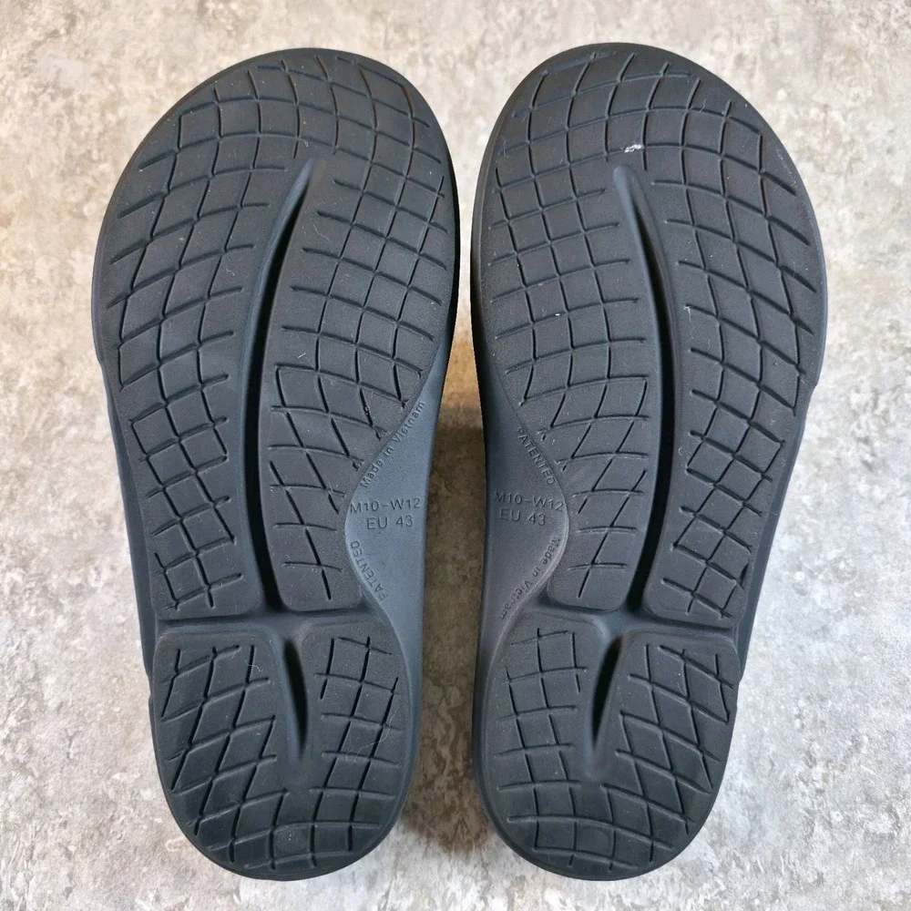 OOFOS synthetic construction