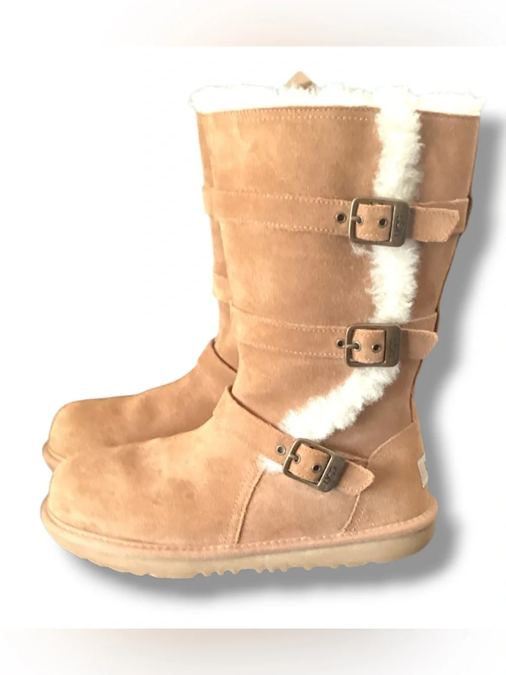 UGG combining iconic