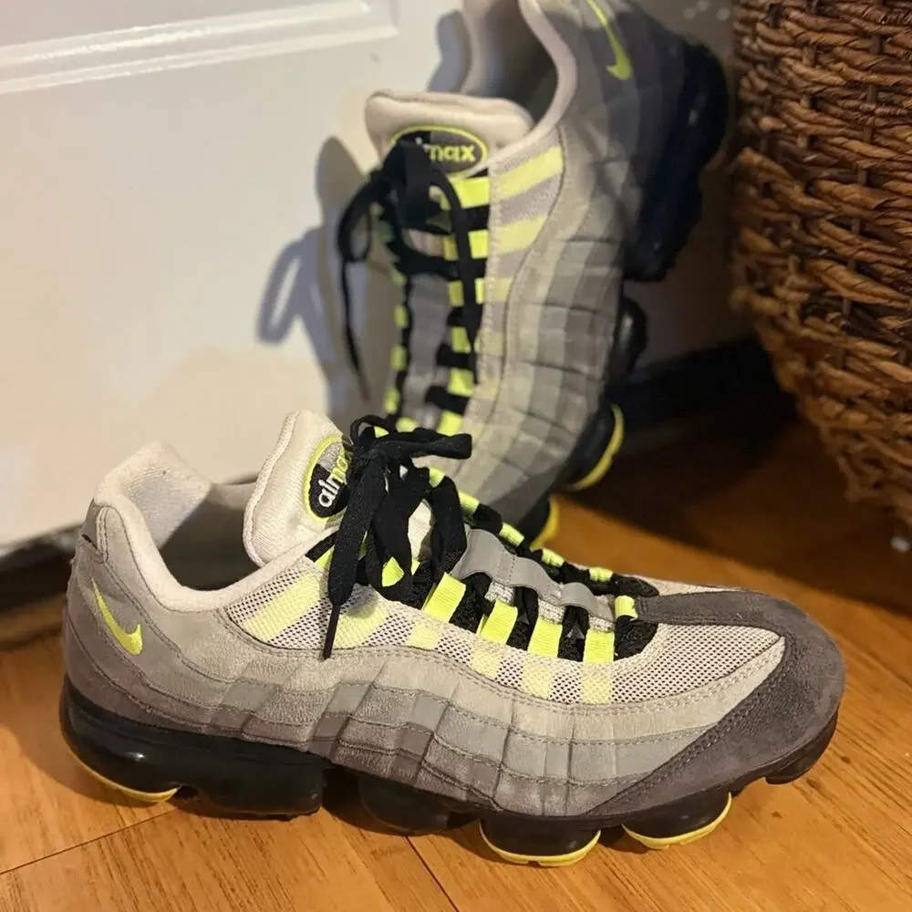 Nike Men’s Air Max 95 OG Neon- Size 12
