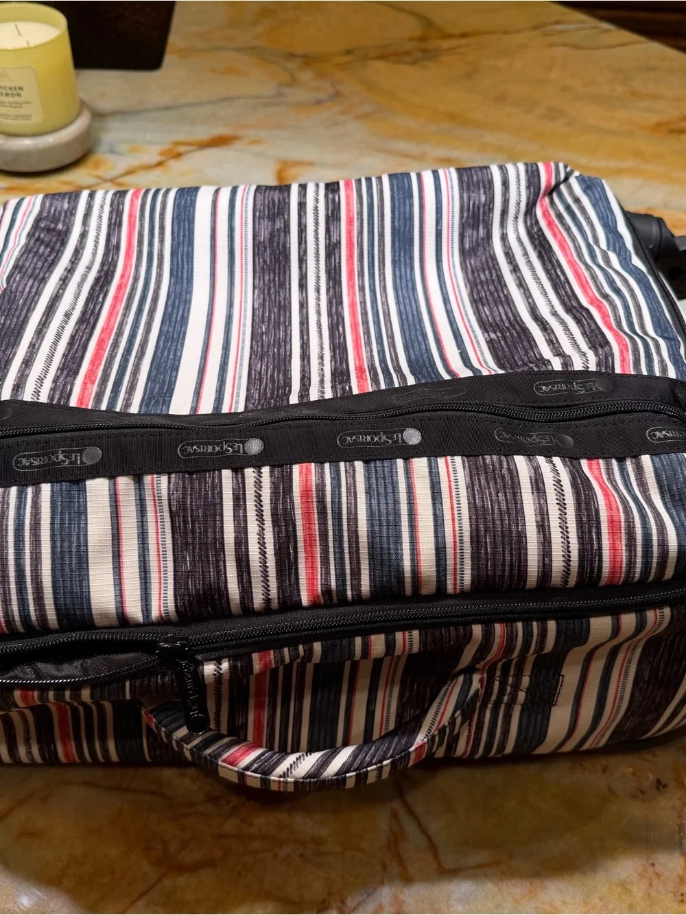 N/A pristinely organized