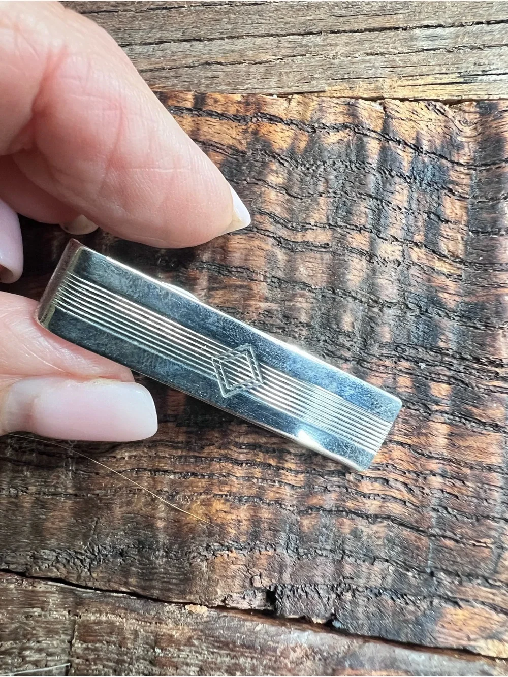 Silver-Tone Men's Tie Clip with Linear Detail
