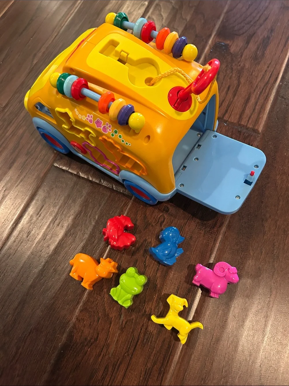 Hola Toys engaging yellow