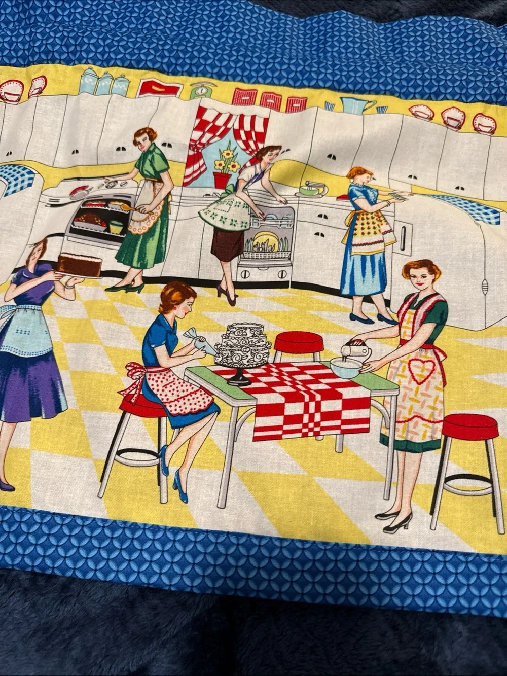 N/A retro kitchen