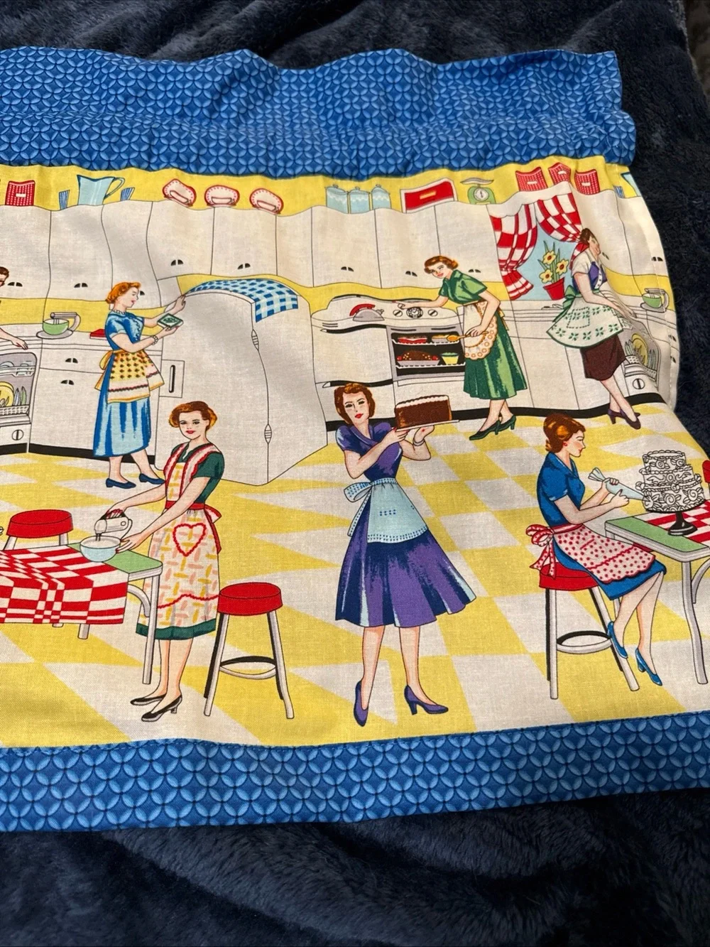N/A retro kitchen