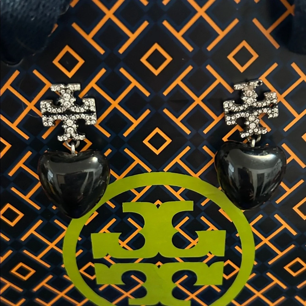 Tory Burch out star
