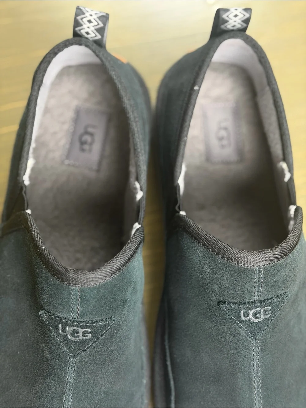 UGG casual slip