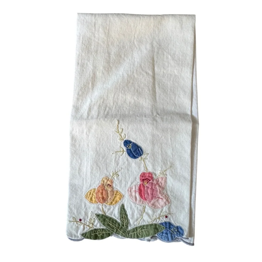 Vtg Hand‎ Embroidered Floral Tea Towel Guest Applique Scalloped White Cotton
