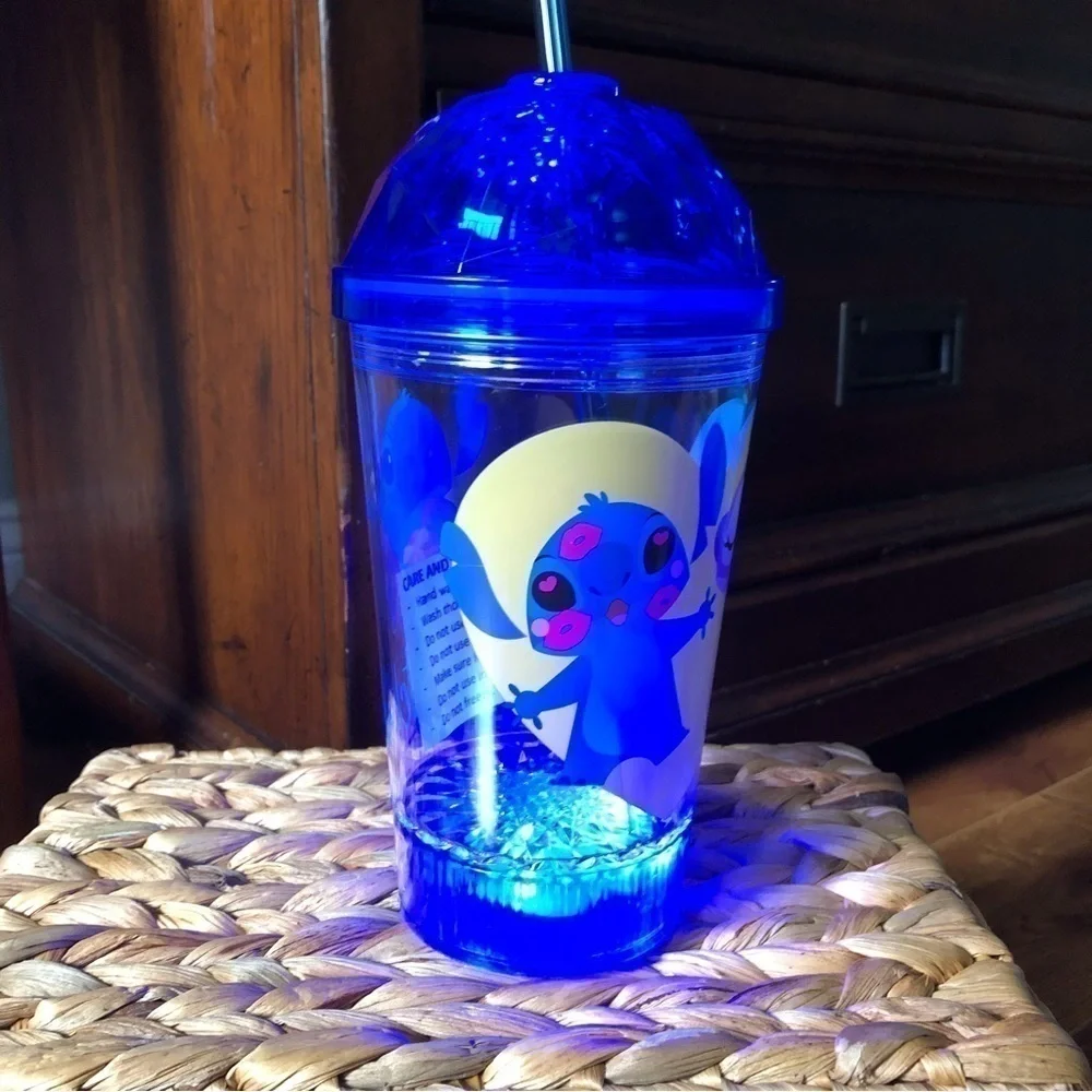 Disney lid stitch