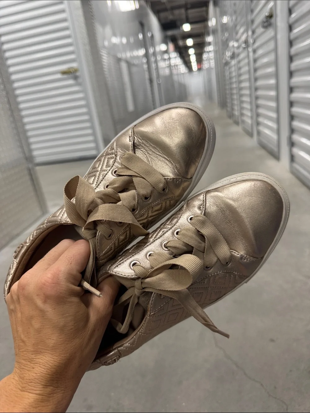 Tory Burch sneaker metallic couple