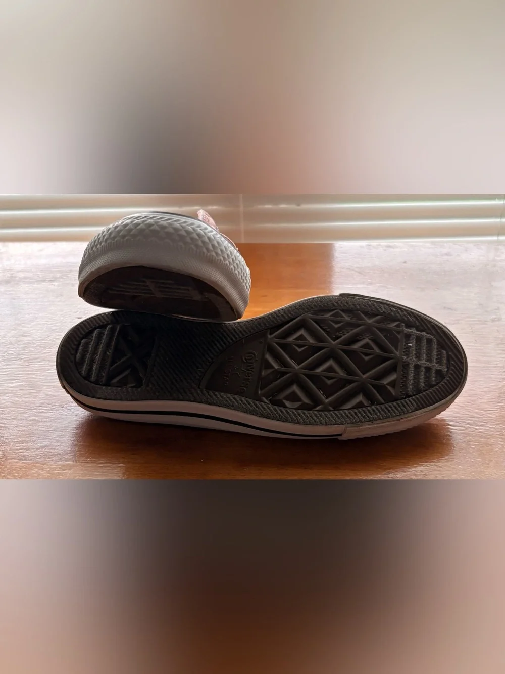 Converse laceless slip