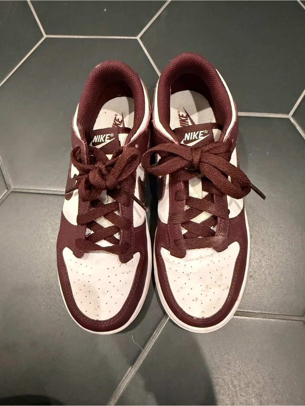 Nike Kids Low-Top Sneakers - Maroon and White