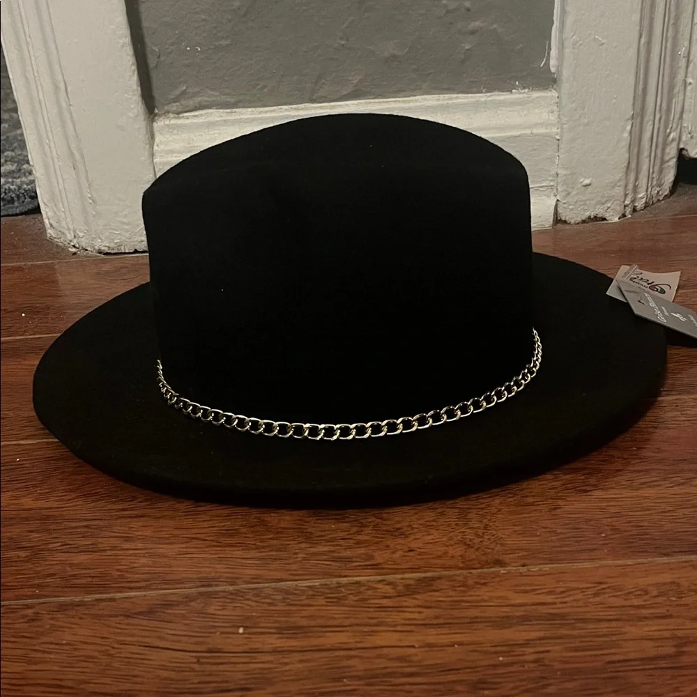 Gelso Bianco black detail