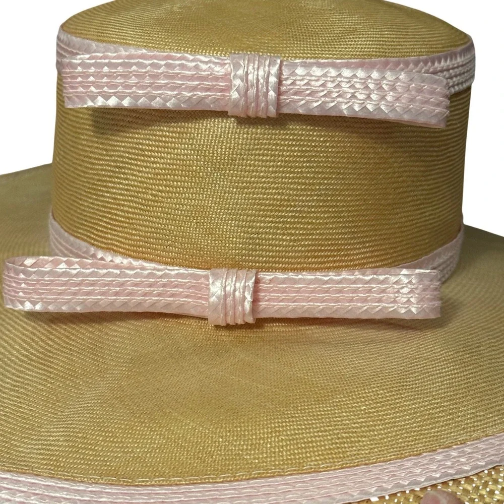 Oscar de la Renta elegant wide