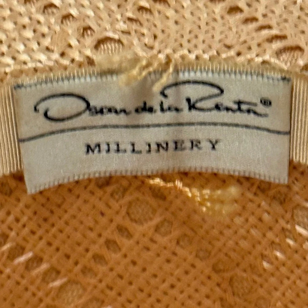 Oscar de la Renta elegant wide