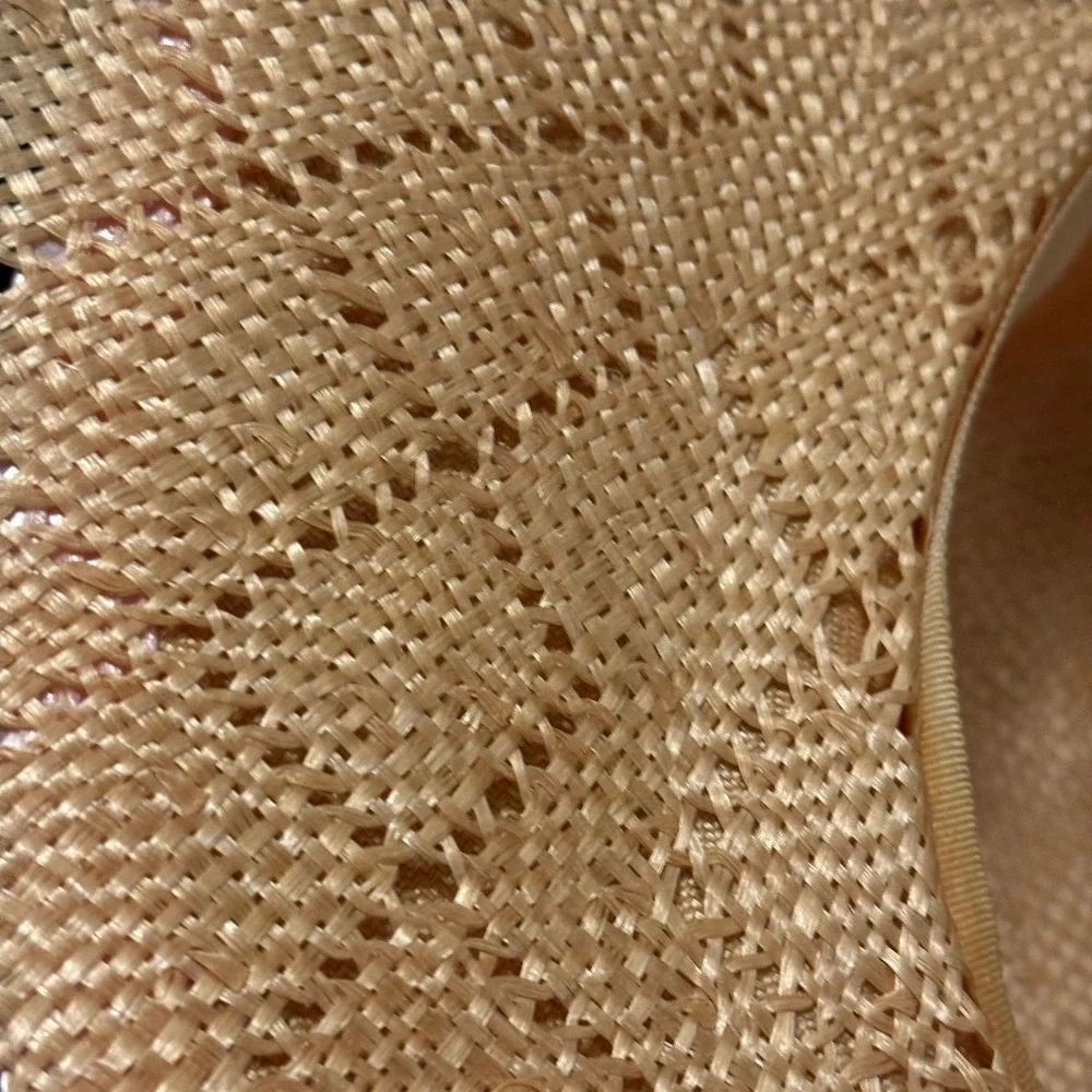 Oscar de la Renta elegant wide