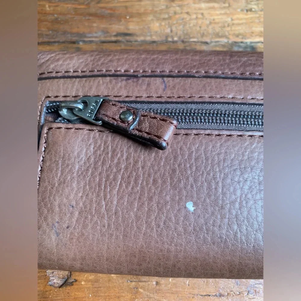 Fossil all wallet marks