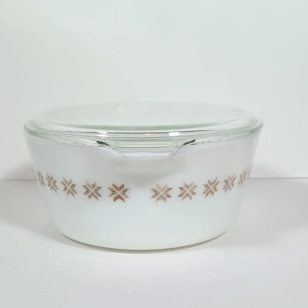 Pyrex sales dish