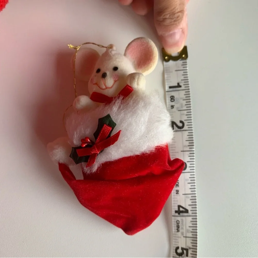 Vintage mouse inside