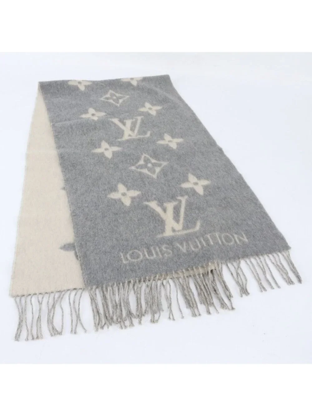 Louis Vuitton Tag Echarpe Reykjavik Cashmere 100% Monogram Fringe Scarf Gray