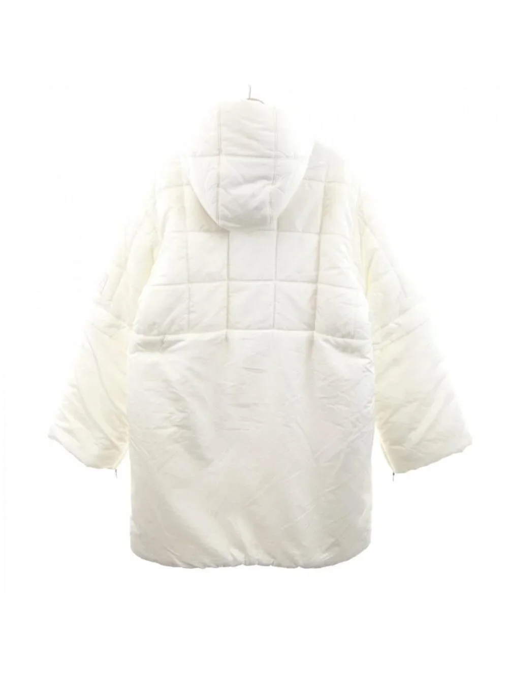 CHANEL sleeve it 21