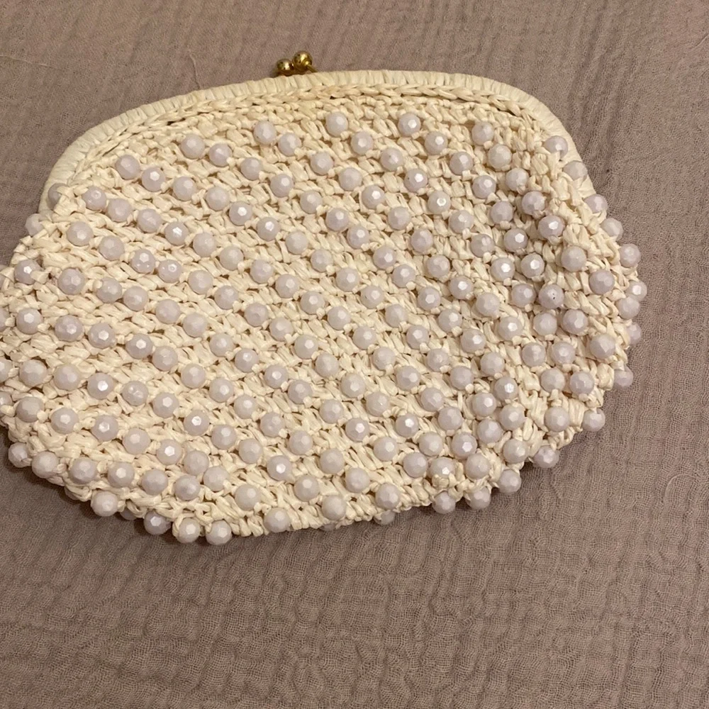 Lumured summer clutches